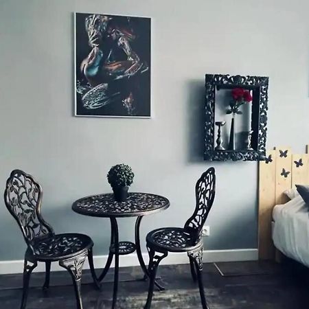 Orphelin Studio Avec Balneo Proche Centre Ville Reims Bagian luar foto