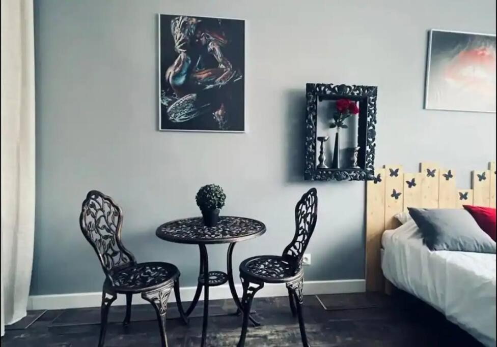 Orphelin Studio Avec Balneo Proche Centre Ville Reims Bagian luar foto