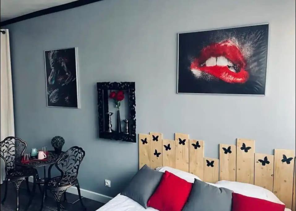 Orphelin Studio Avec Balneo Proche Centre Ville Reims Bagian luar foto