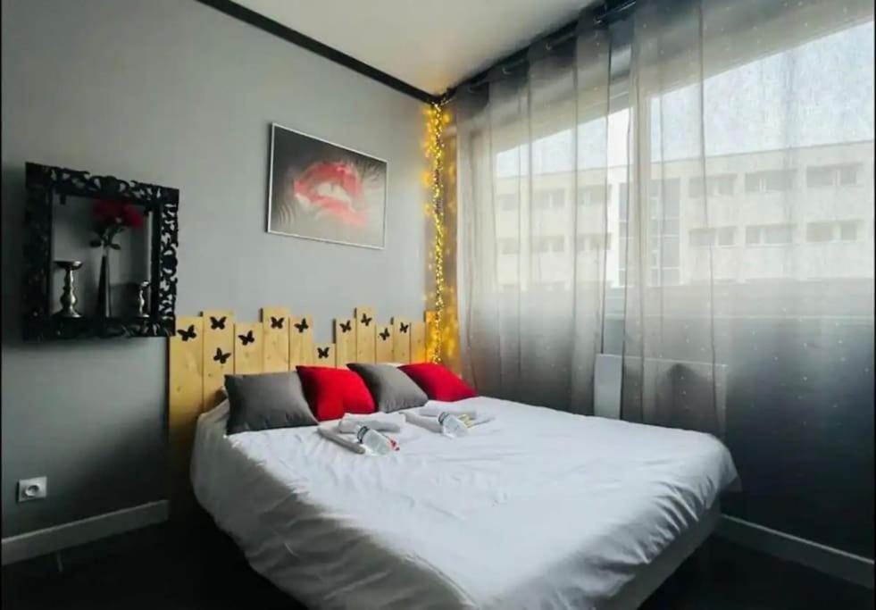 Orphelin Studio Avec Balneo Proche Centre Ville Reims Bagian luar foto